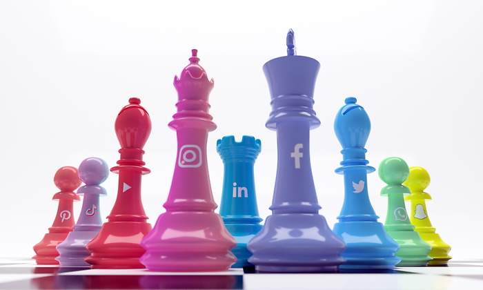 Redes-sociales-ajedrez-colores-dreamstime.jpg
