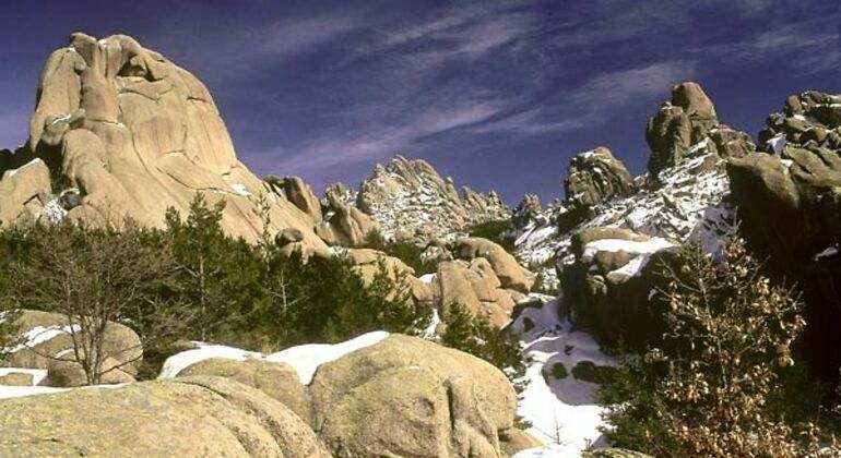 Formaciones rocosas muy altas en la Sierra de Guadarrama