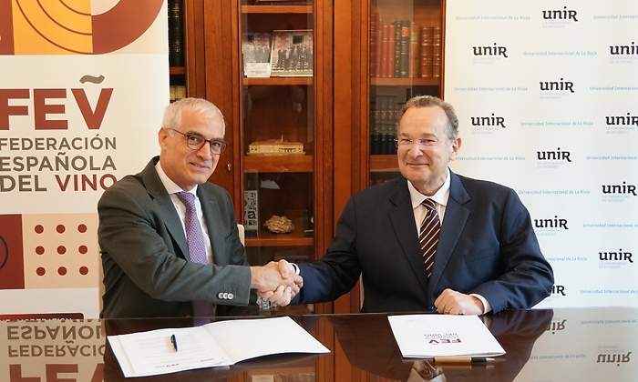 Jose-Luis-Benitez-Director-General-FEV-y-Jose-Maria-Vazquez-Garcia-Penuela-rector-de-UNIR-1.jpg