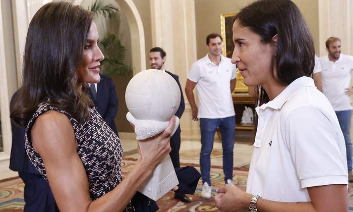felipe-vi-letizia-waterpolo-1200-ok.jpg