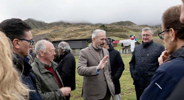 jorge azcon impuesto empresas energeticas