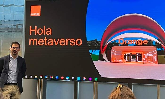 metaverso-orange2-1.jpg