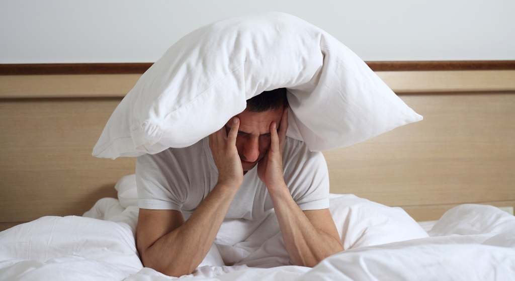 Se acabó el no poder dormir por las noches: el truco de un psiquiatra con los ojos para acabar con el insomnio