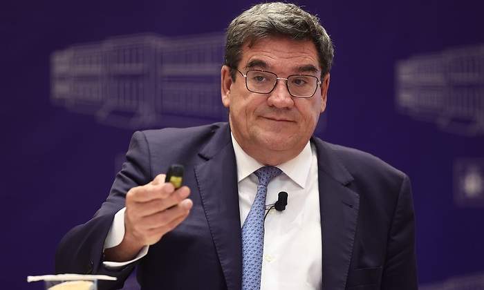 EuropaPress_4523857_ministro_inclusion_seguridad_social_migraciones_jose_luis_escriva_presenta.jpg