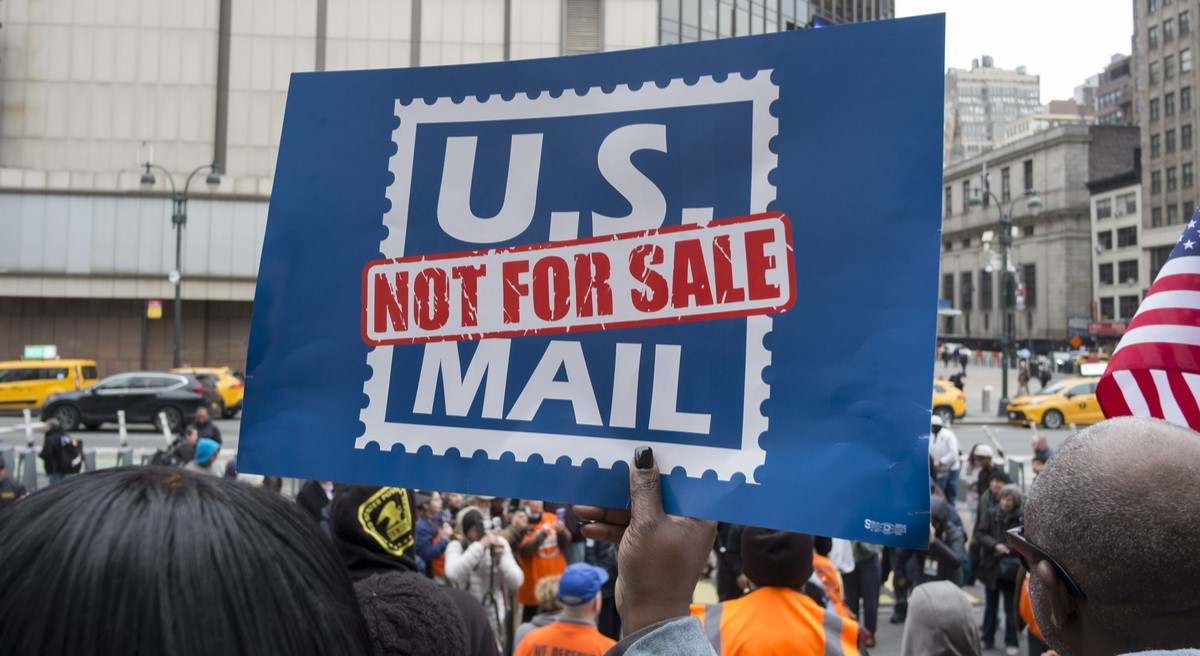 Casi 90 países han suspendido total o parcialmente sus envíos postales a EEUU por la nueva regulación