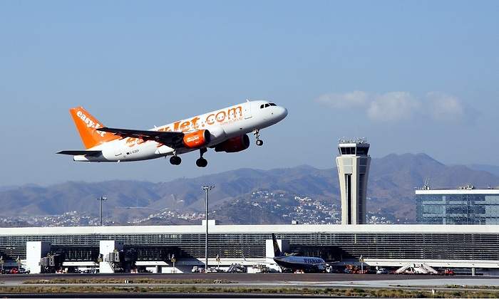 Avion easyjet malaga