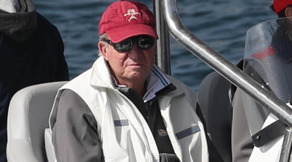 El susto de don Juan Carlos en Sanxenxo: el emérito sufre una caída en  plena noche