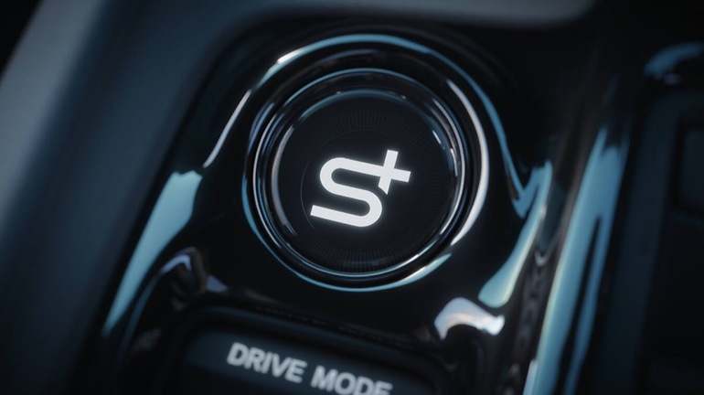 Al activar el cambio S+ se simularán pasos de marcha mediante manetas en el volante y, según Honda, mejorará la respuesta del motor e incluso el equilibrio al trazar curvas