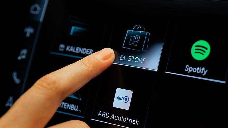 La tienda de aplicaciones se abre también a proveedores externos… normalmente en capas ajenas al funcionamiento esencial del coche