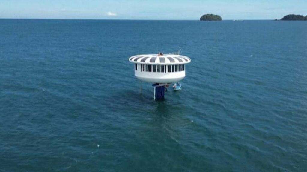 Hábitat conectado por un tubo vertical a otra cámara situada por encima del nivel del mar