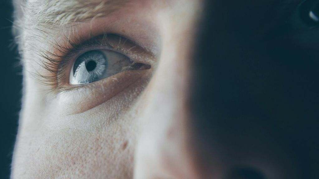 La vitamina que ayuda a prevenir las cataratas y el glaucoma, mejora la visión nocturna y retrasa la progresión de enfermedades oculares