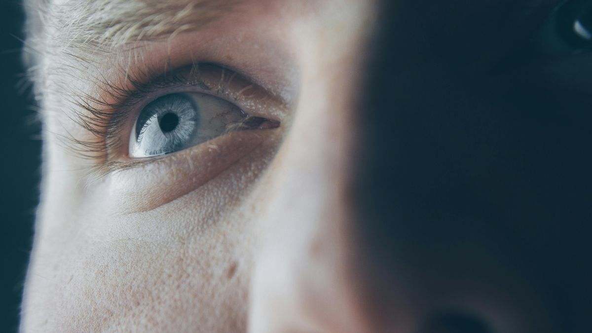 La vitamina que ayuda a prevenir las cataratas y el glaucoma, mejora la visión nocturna y retrasa la progresión de enfermedades oculares
