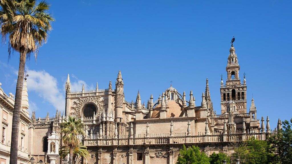 Ni Notre Dame ni el Duomo de Milán: esta es la catedral más grande del mundo (y también de España)