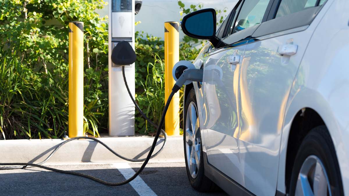 Siguen las deducciones por compra de coches eléctricos