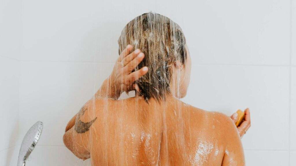 El champú para tapar canas sin necesidad de teñir el cabello
