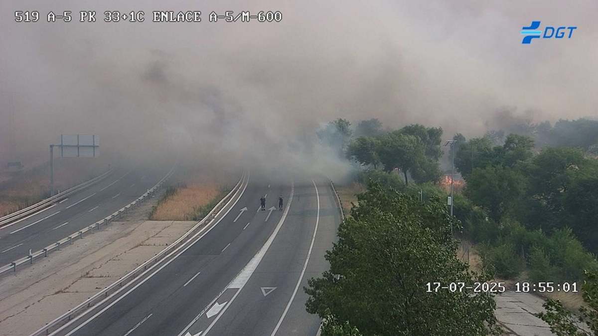 Corte total de la A-5 a la altura de Navalcarnero por el incendio de Méntrida