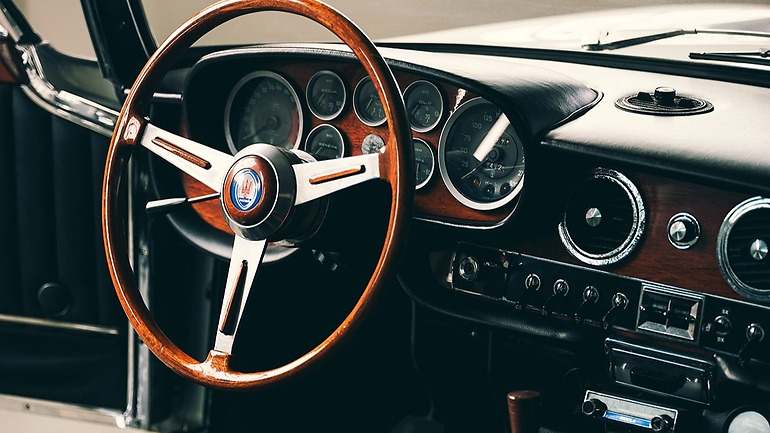 El interior de la primera generación que marcó los pilares del Quattroporte como un modelo de lujo, eso sí muy deportivo.