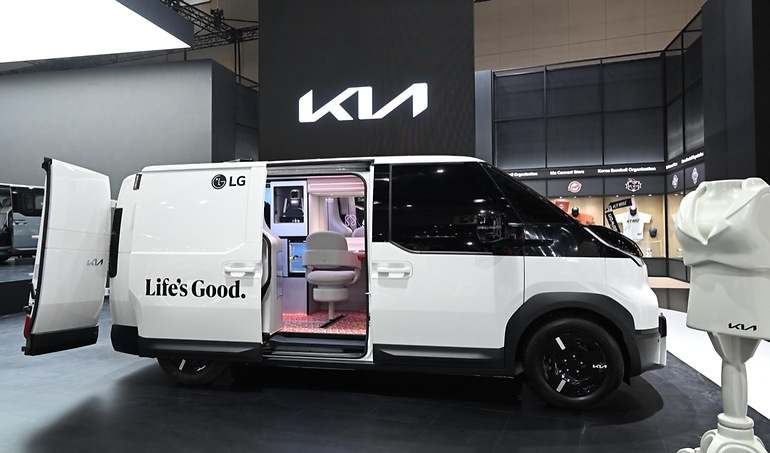 Colaboración de Kia con LG en la propuesta de una adaptación para un PV5