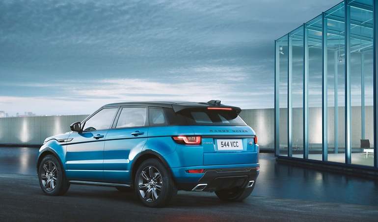En 2011 triplicaron los empleados en fábrica como consecuencia del éxito del lanzamiento del Range Rover Evoque, que vendió 100.000 unidades el primer año