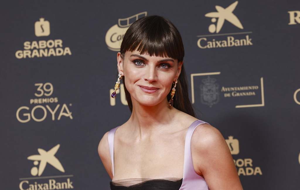 ¿A qué rostros le sienta bien el flequillo recto y pulcro de Amaia Salamanca en los Goya?