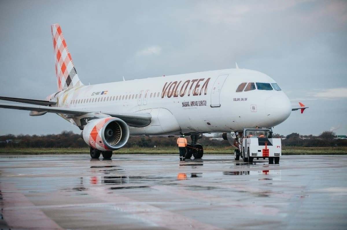 Volotea desafía a Renfe y Alsa y empieza a volar entre Asturias y Madrid