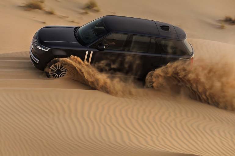 Ensayo en Emiratos Árabes a altas temperaturas de la inminente versión eléctrica del Range Rover