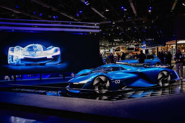 El Alpine Alpenglow Hy6, movido por hidrógeno, en su debut en el Salón de París