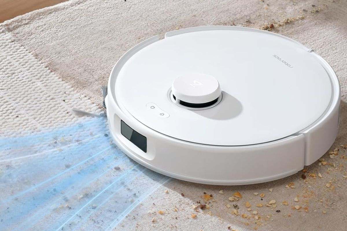 Amazon hunde el precio de este robot aspirador, que friega y seca el suelo ¡por 300€ menos!