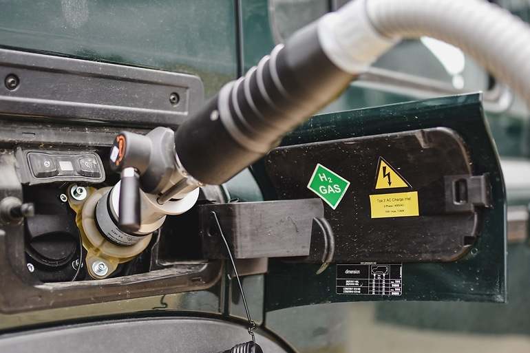 Repostar hidrógeno es tan sencillo como gasolina, aunque requiere un acoplamiento seguro