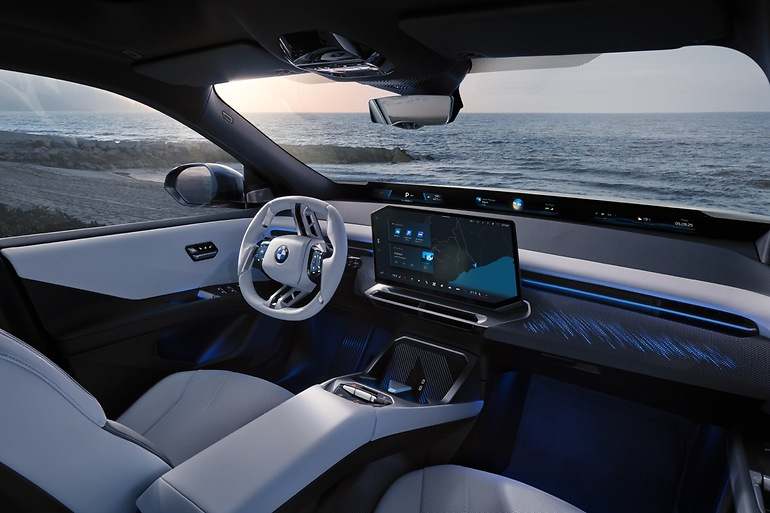 La muestra de que un diseño limpio no tiene que resultar anodino; BMW quiere tener muy integrado al conductor en su misión, la conducción