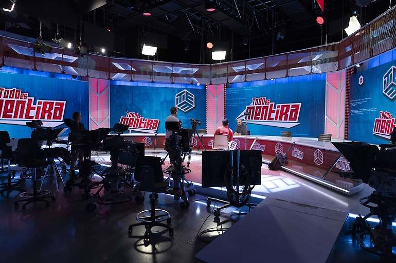 Imagen del plató de 'Todo es mentira', durante la entrevista de Risto Mejide con Informalia