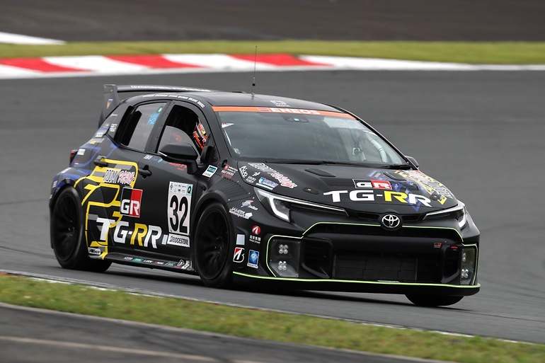 En la competición Super-Taikyu disputada en Japón, Toyota ya participó con un Corolla de hidrógeno gaseoso y ahora con hidrógeno líquido