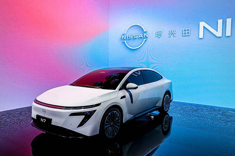 Berlina Nissan N7 recién lanzada en China, un eléctrico de 4,9 metros cuya única característica comunicada, a falta de datos mecánicos, es… su procesador Qualcomm Snapdragon 8295P para el infoentretenimiento