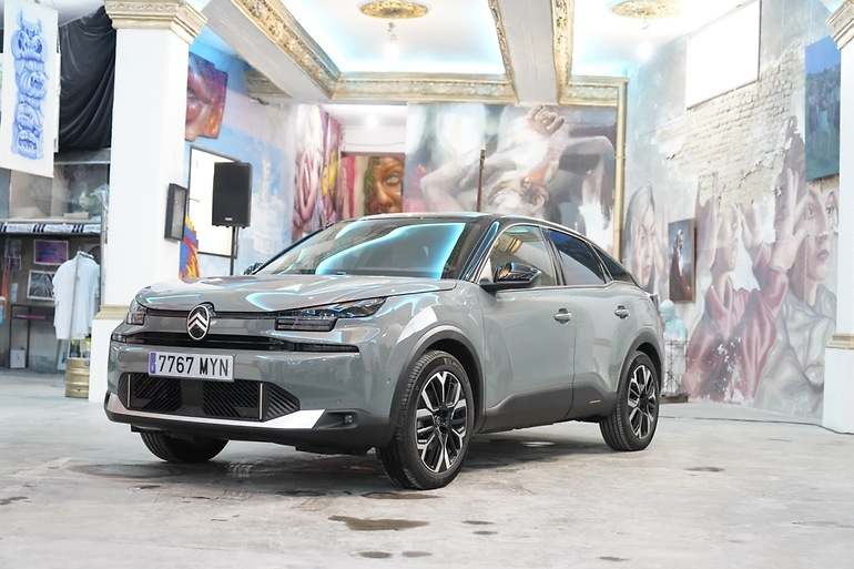 El C4 modelo 2025 con la renovada imagen