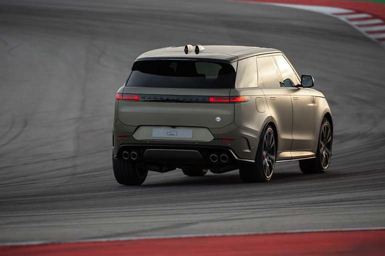 Versión especial SV del Range Rover, con la misma tecnología de suspensiones que emplean los deportivos McLaren, para quienes lo quieren todo