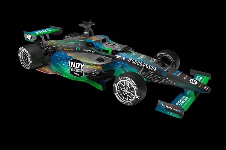 Uno de los coches participantes en el Indy Autonomous Challenge, que en 2025 cuenta con 10 equipos activos de universidades de todo el mundo, incluyendo el Politecnico di Milano