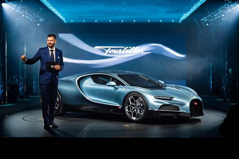 Rimac, el genio croata presentando el Bugatti Tourbillon, un hipercoche de más de 3 millones de euros