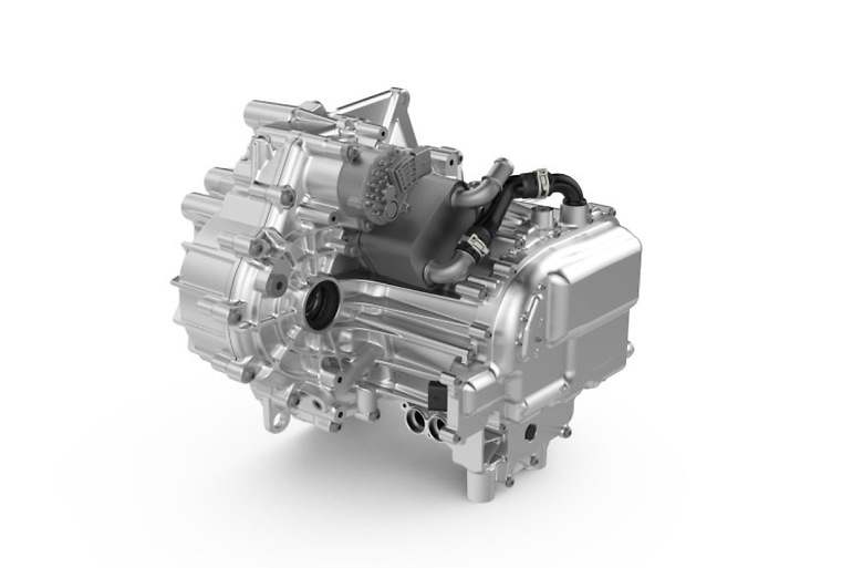 Mismo fin, desde distintos orígenes en esta integración 4 en 1. Si Horse se concentraba en aplicar su motor Renault, ZF pone el alma en su campo, la transmisión. Ambos integran -fuerza obliga- el motor eléctrico para llamarse híbrido