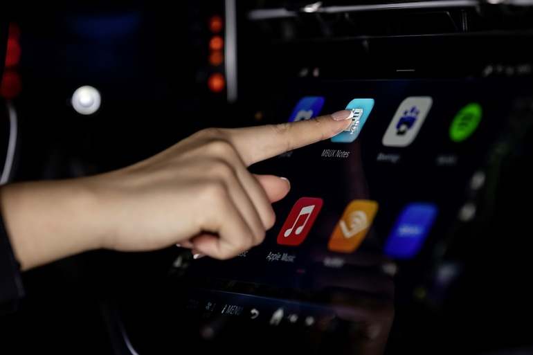 La aplicación Notas de Mercedes ya está disponible mediante suscripción en 30 mercados europeos, para la generación 3 de su MBUX
