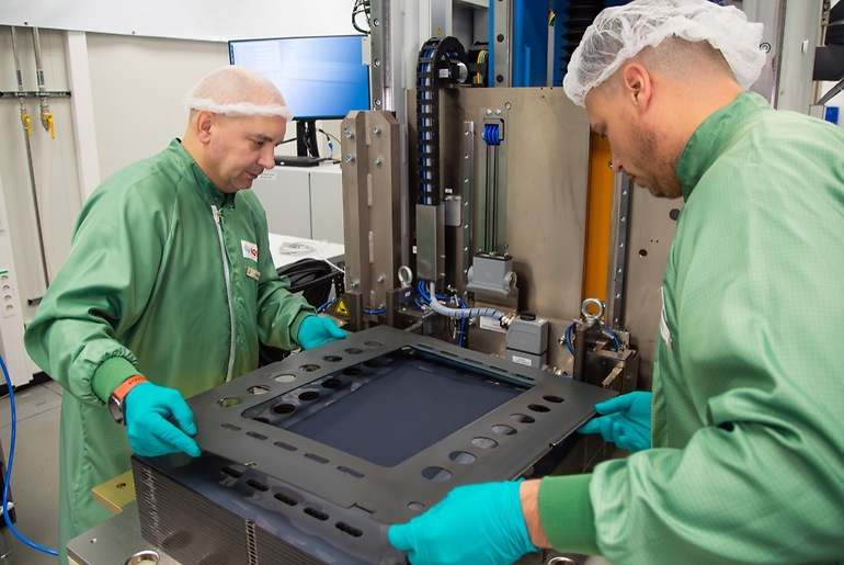 Celda sobre celda, se compone cada uno de los módulos de una pila de combustible con precisión de laboratorio