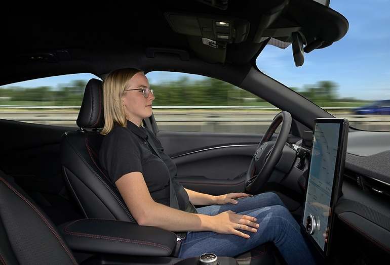 El sistema de Ford permite largos recorridos sin utilizar las manos, pero nunca se puede retirar la atención de la carretera (para ver películas o el móvil, por ejemplo)