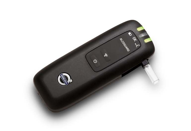 Ya en 2008 Volvo comercializó el Alcoguard, un alcoholímetro en el que había que soplar antes de poder arrancar el coche. Leyendo el dedo será mucho más sencillo