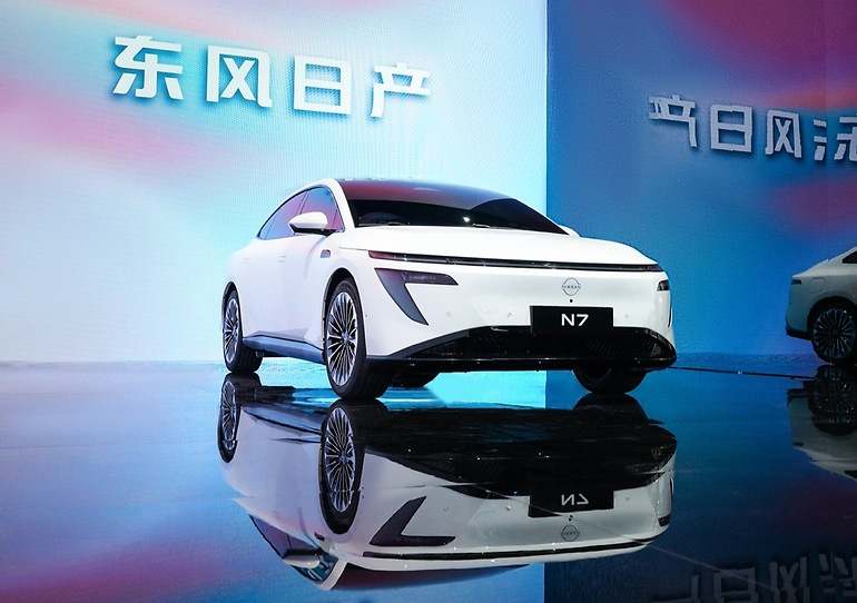 Nissan N7 en su presentación, modelo realizado para China conjuntamente con Dongfeng