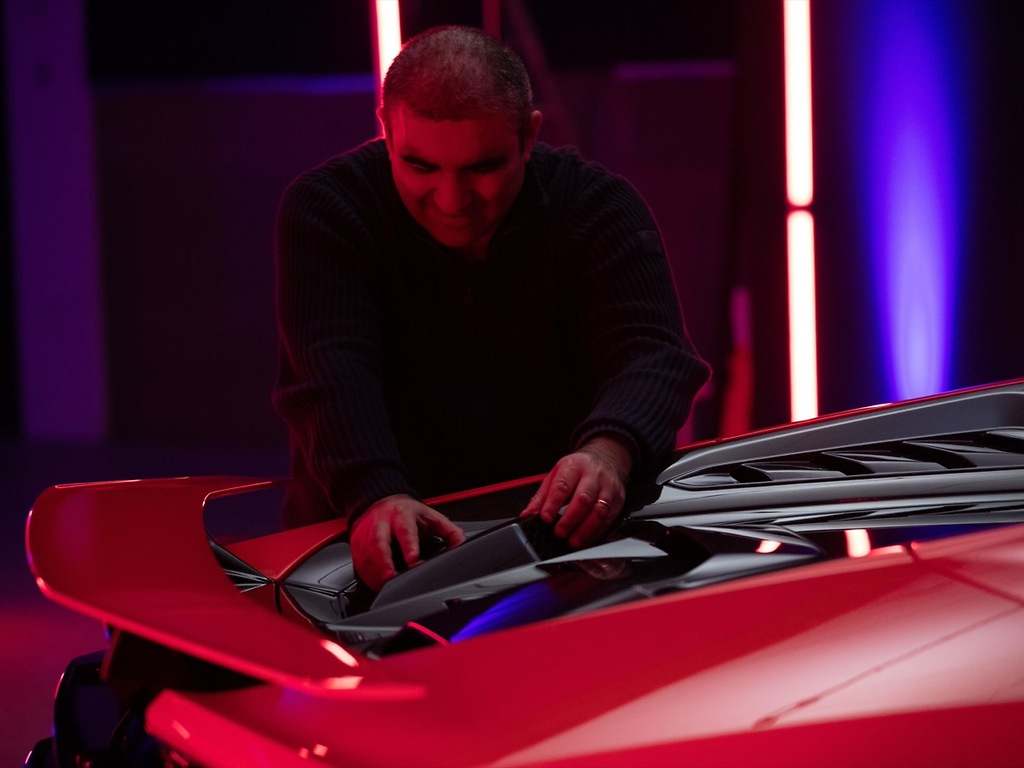 La experiencia táctil de un Lamborghini: un museo para personas con discapacidad visual