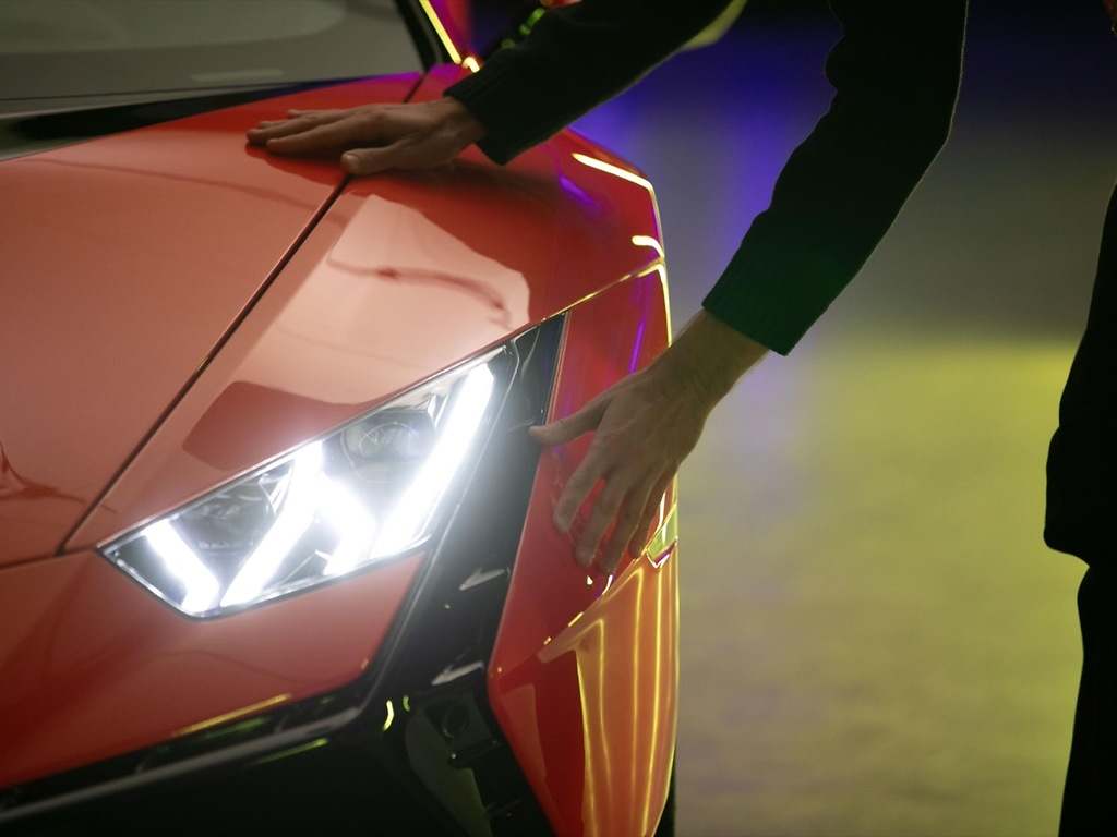 Lamborghini hace táctil su museo para personas con discapacidad visual