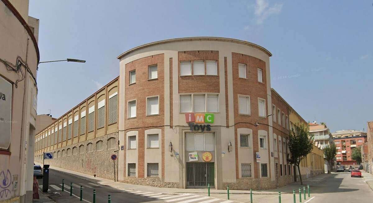 Sale a subasta la histórica fábrica de IMC Toys en el corazón de Terrassa