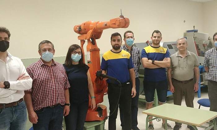 Directores-con-robot.jpg