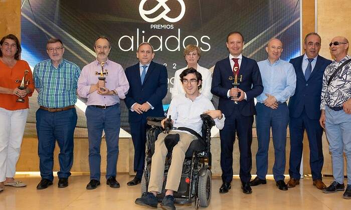 FOTO-DE-FAMILIA_Premios-Aliados-2022.jpg