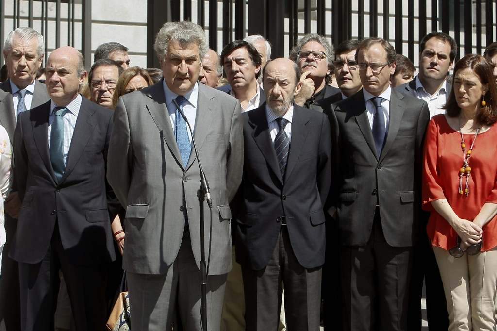 El Congreso homenajea a las víctimas