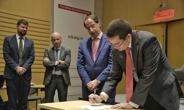 Garatias-Mobiliarias-Firma-convenio-5.jpg